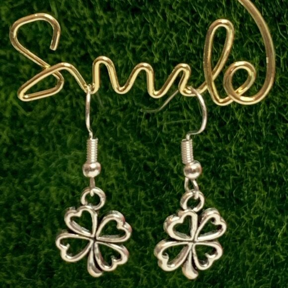 Clover Earring, St. Patrick's Day Earring, Shamrock Earring, Lucky Earring, Gift - Picture 5 of 5
